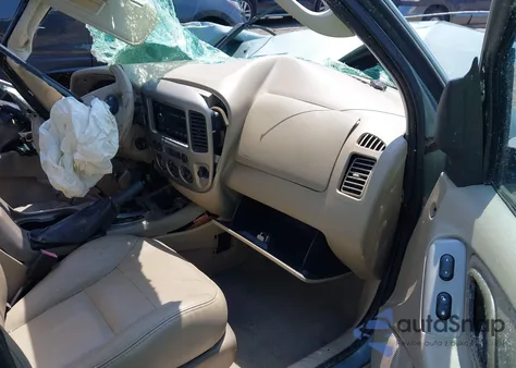 2005 Ford Escape Xlt из США, поврежденный, VIN 1FMYU93155KA00227